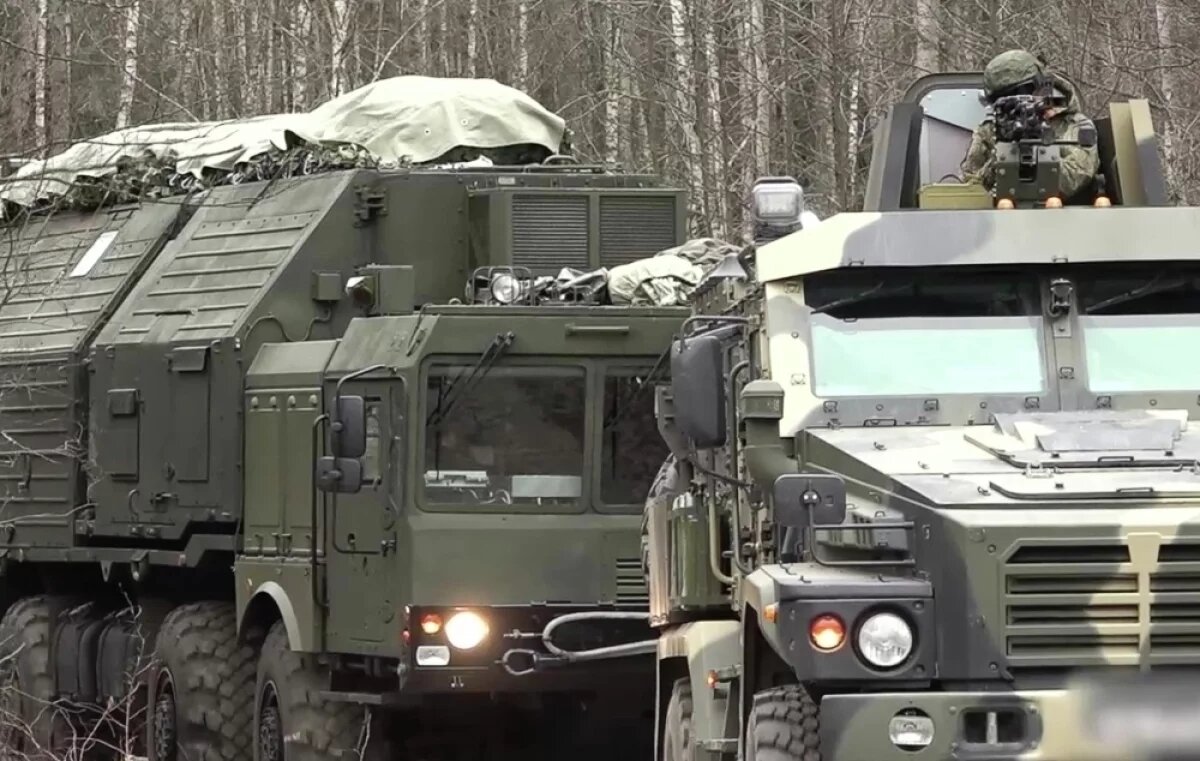    Подвижный грунтовый ракетный комплекс «Орешник» (стоп-кадр видео).