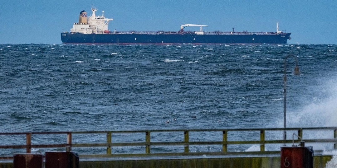 Утремся и включим "антикриз": Европа легализует блокаду наших танкеров на Балтике