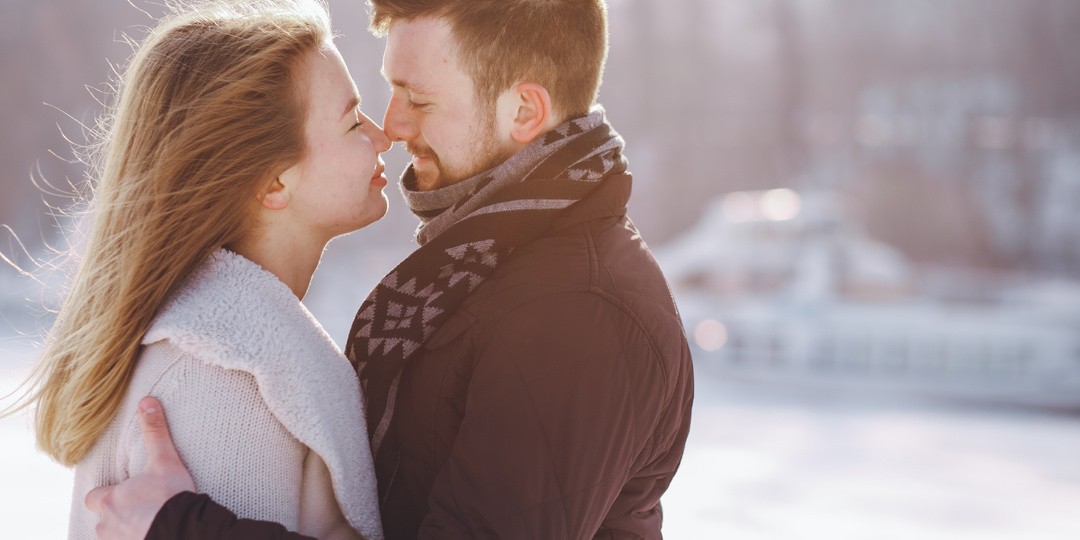 — Мне не нужны глухие внуки. Или я, или она, — жёстко заявила мать. Он сделал свой выбор