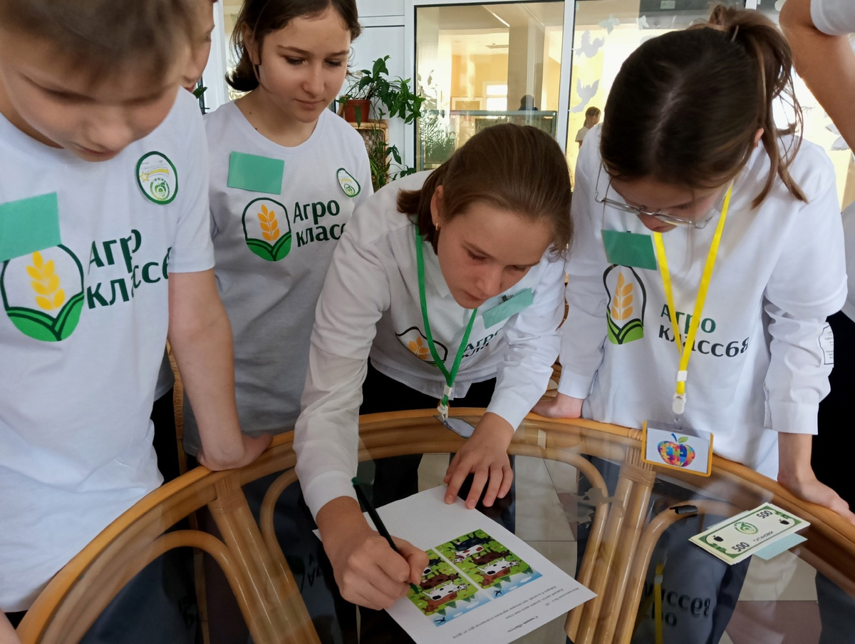 Источник https://44kv.ru/biznes/s-novogo-uchebnogo-goda-v-selskih-shkolah-kostromskoj-oblasti-otkrojutsja-agroklassy/