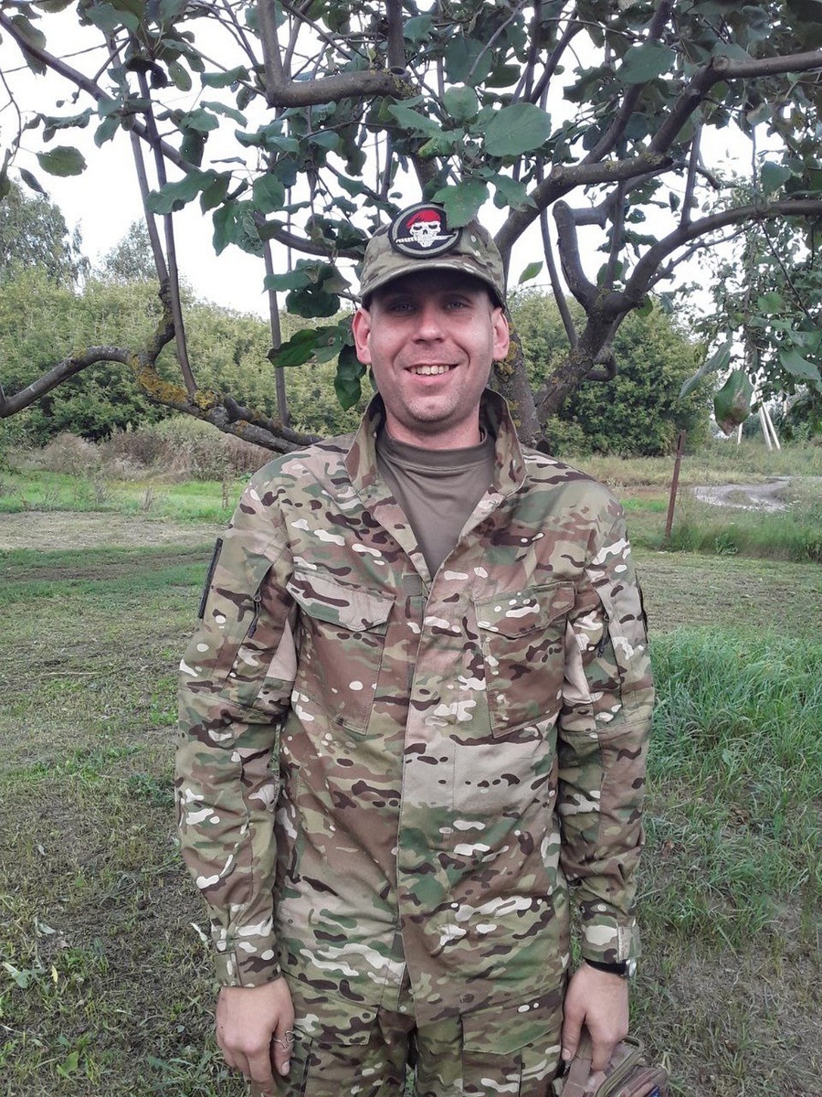 Улыбка не сходила с лица героя нашего времени Павла Колесникова. Таким его запомнили все...