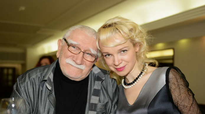 Виталина Цымбалюк-Романовская и Армен Джигарханян. Фото: соцсети