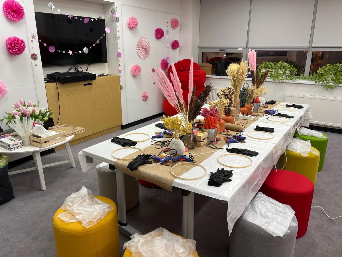 Творческий мастер-класс по созданию венков из сухоцветов на дверь