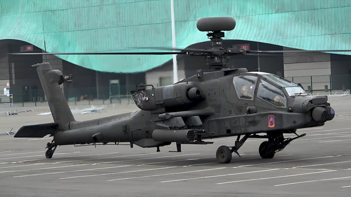 Apache AH-64