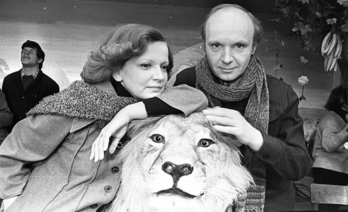 Андрей Мягков и Анастасия Вознесенская на съемках фильма «Гараж», 1979