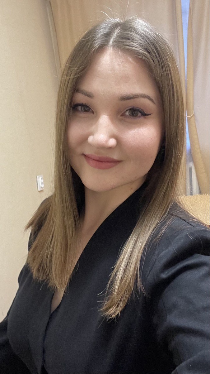 На фотографии я - автор канала😊