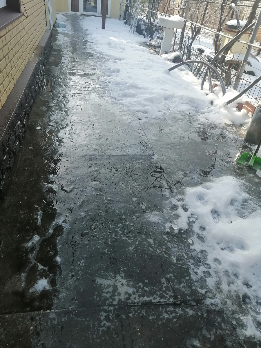 На фото не видно воду.