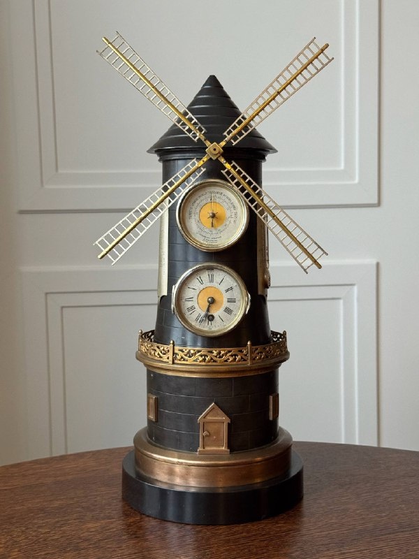 Материалы: латунь, стекло, камень, позолота, серебрение, лак Цена: 800 000 ₽