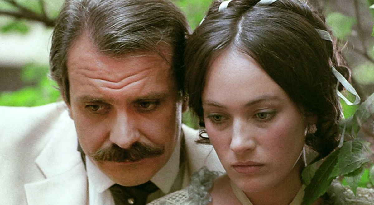 Кадр из фильма «Жестокий романс»