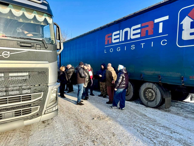    Соколов передал гуманитарный груз и наградил кировских военных в зоне СВО