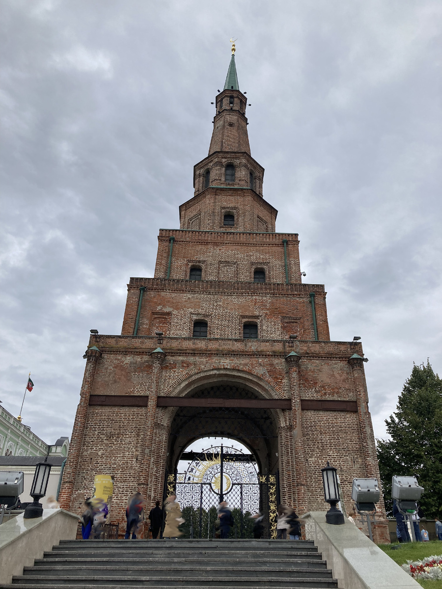 Падающая башня Сююмбике