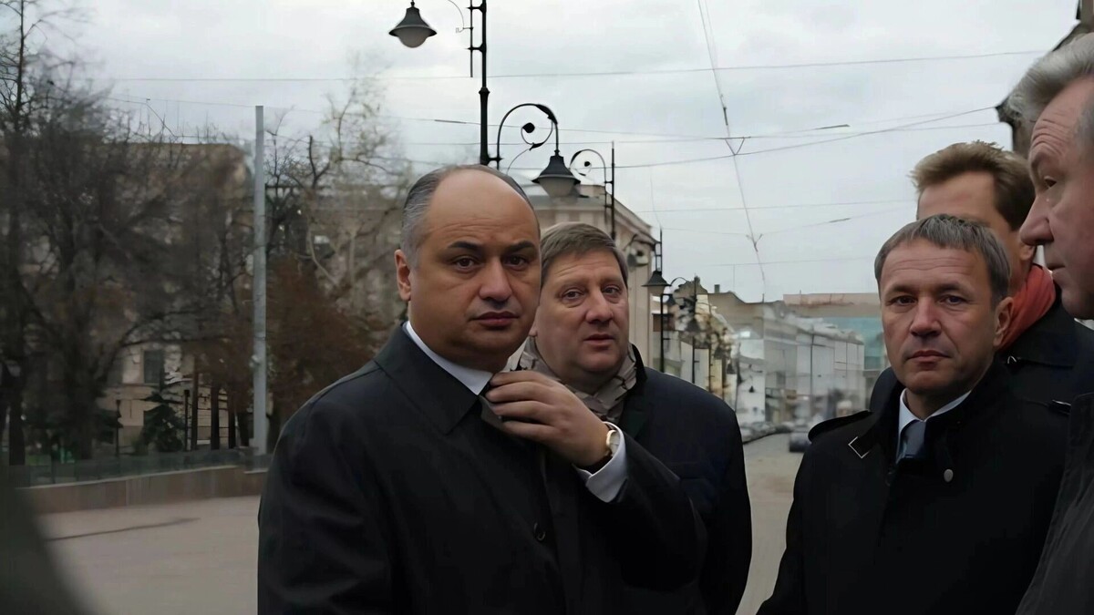    Кондрашов не присутствует на заседаниях в суде, так как живет в США   newsnn.ru