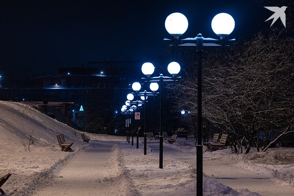    Фонари временно будут гореть и днем, жителей просят не удивляться этому. Антон ЗАБИРОВ