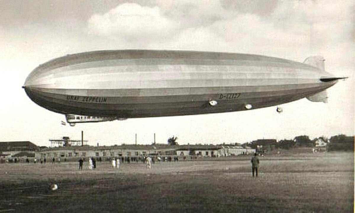 Старое фото дирижабля