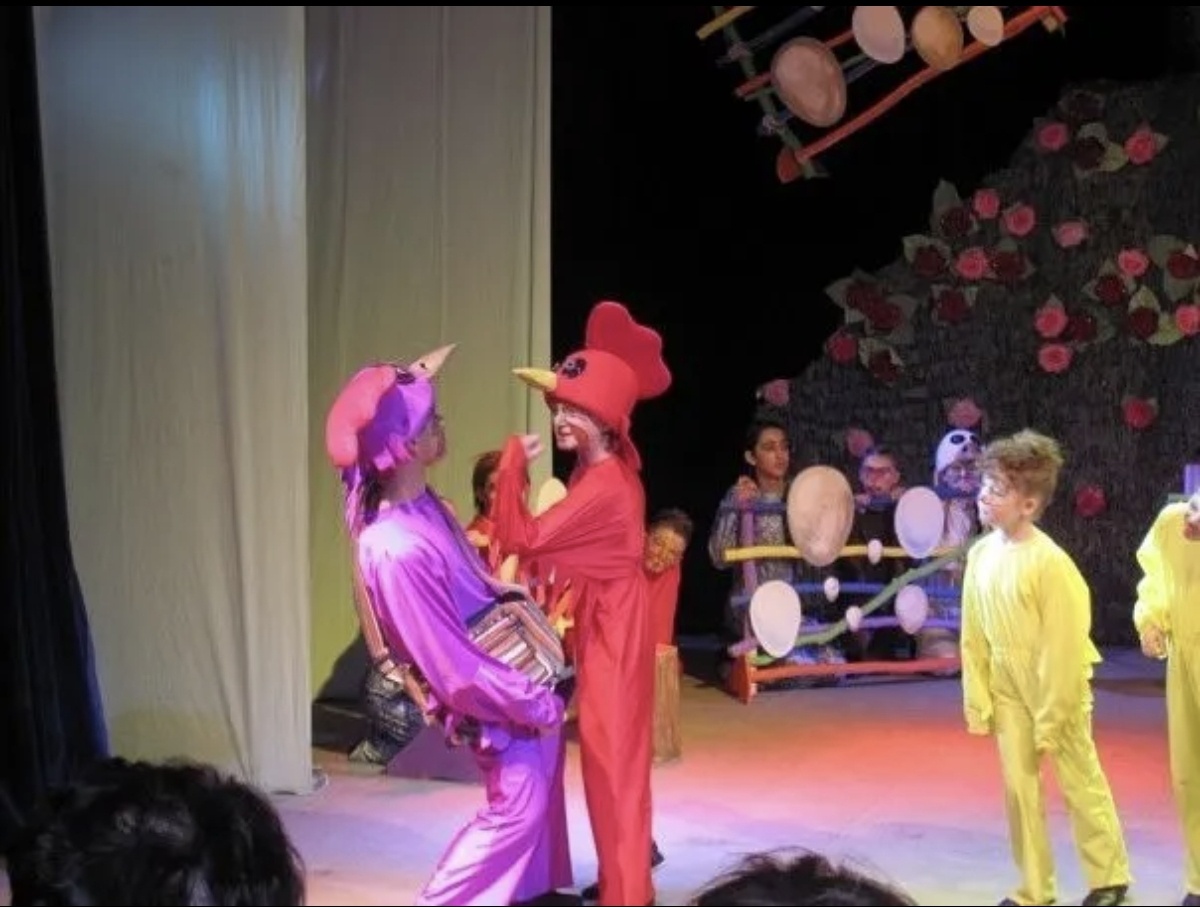 Детский спектакль с нашими звёздочками. 