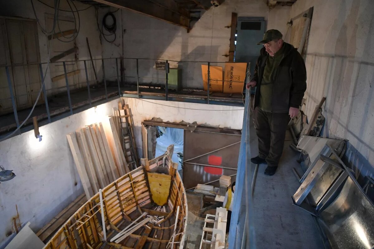 Строительство торгово-разведывательной шхуны Азег Леонидом Черкезия