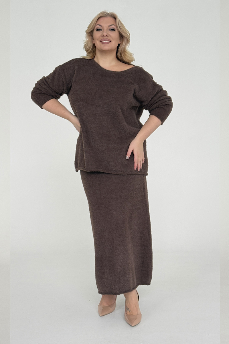 Мягкий трикотаж от российского бренда «Леди Мария» — продуманные силуэты, которые красиво садятся и создают спокойный, элегантный образ на каждый день.