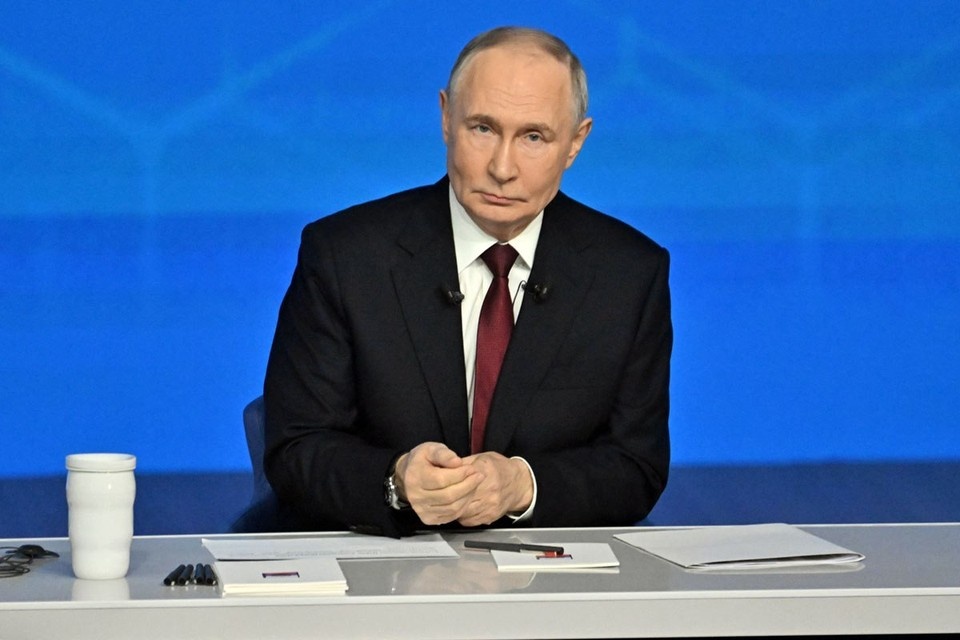    Путин поздравил аш-Шараа с возвращением Заевфратья в состав Сирии Владимир ВЕЛЕНГУРИН