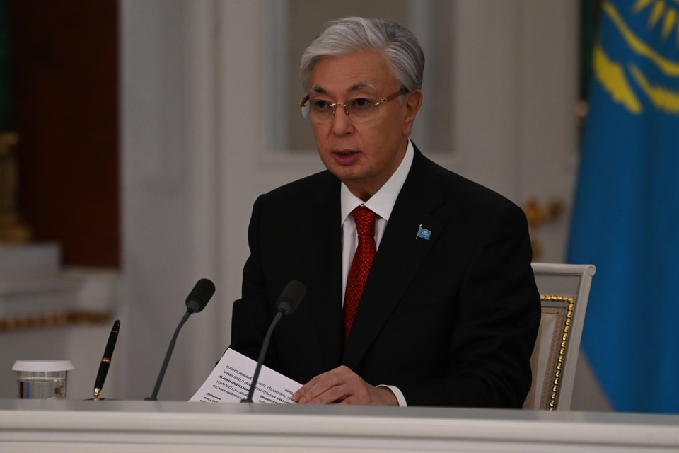    Токаев: через банк Казахстана из сопредельной страны прошли $14 млрд Иван МАКЕЕВ