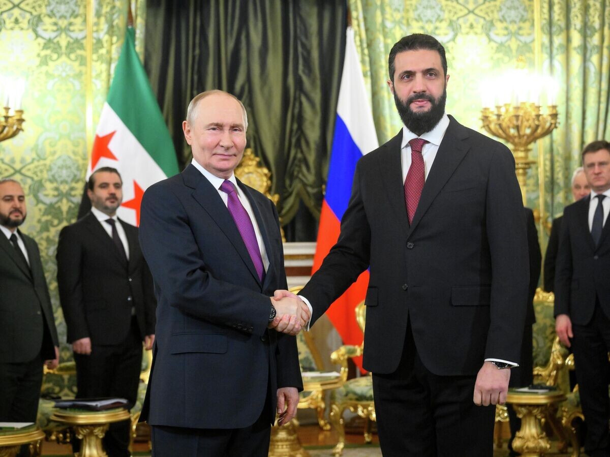    Президент РФ Владимир Путин и президент Сирии на переходный период Ахмед аш-Шараа во время встречи в Москве | © РИА Новости / Юрий Кочетков