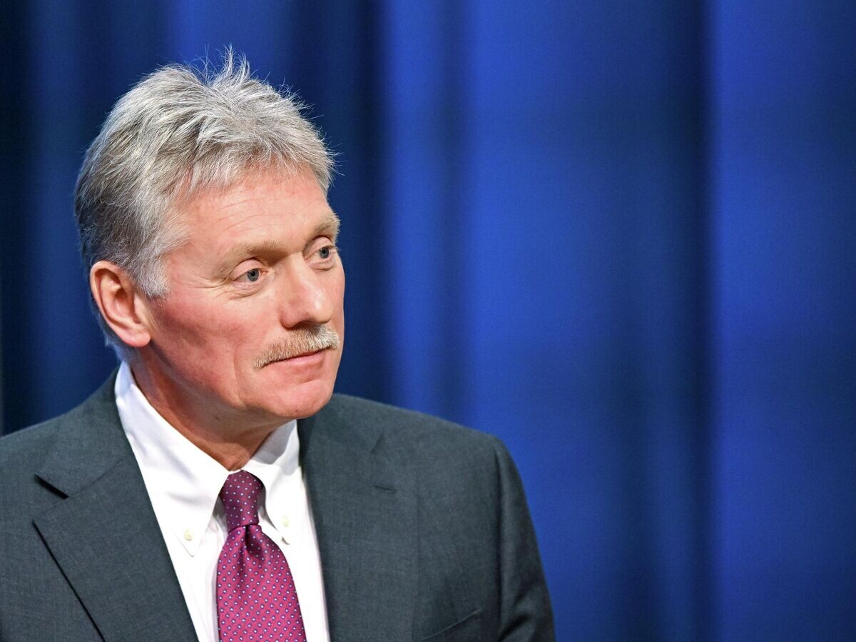    Пресс-секретарь президента РФ Дмитрий Песков во время специальной программы "Итоги года" с Владимиром Путиным в Москве | © РИА Новости / Сергей Бобылев