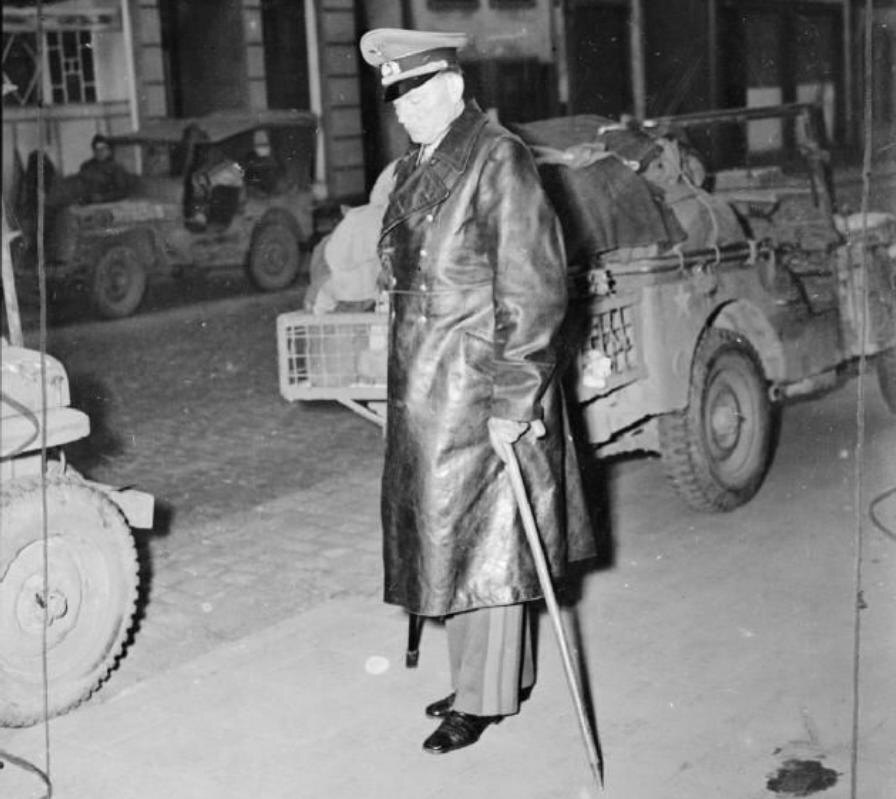 Арестованный США фельдмаршал Клейст летом 1945 года