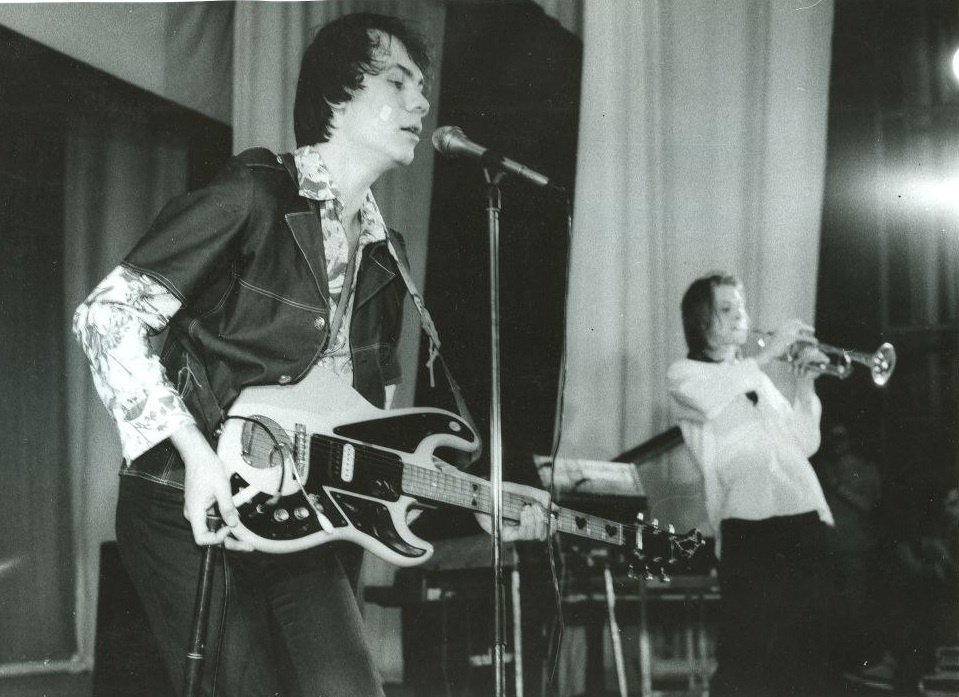 БУДНИ ЛЕПРОЗОРИЯ на фестивале "Памяти погибших музыкантов". Кемерово, 1991. Фото из ВК-сообщества группы