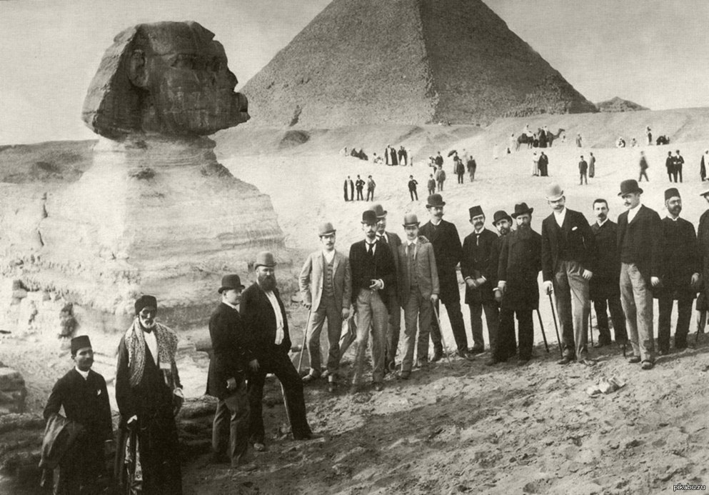 Цесаревич Николай пятый слева