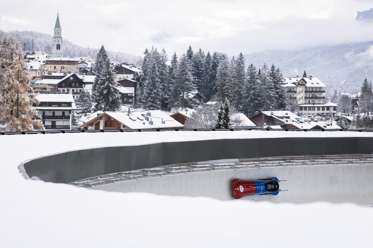 Ryan Pierse / Getty Images📷Тренировка по бобслею в санном центре Эудженио Монти, Кортина-д'Ампеццо, Италия