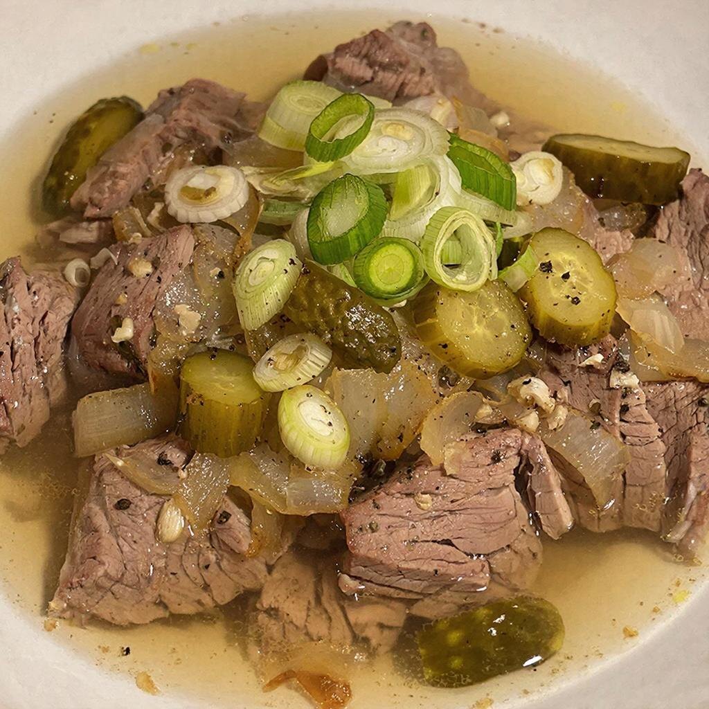 Пикантное наслаждение: Говядина с солеными огурцами – простой рецепт для яркого вкуса 