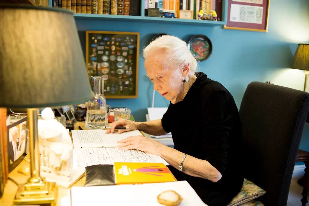 Мэри Хобсон