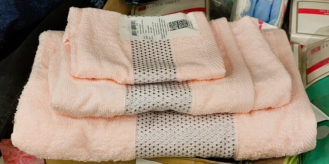 Светофор снижает цены, привлекая покупателей. Привезли ковры, столы и сотейники. Выбираем рыбу, чай и десерт. Рецепт салата из морепродуктов