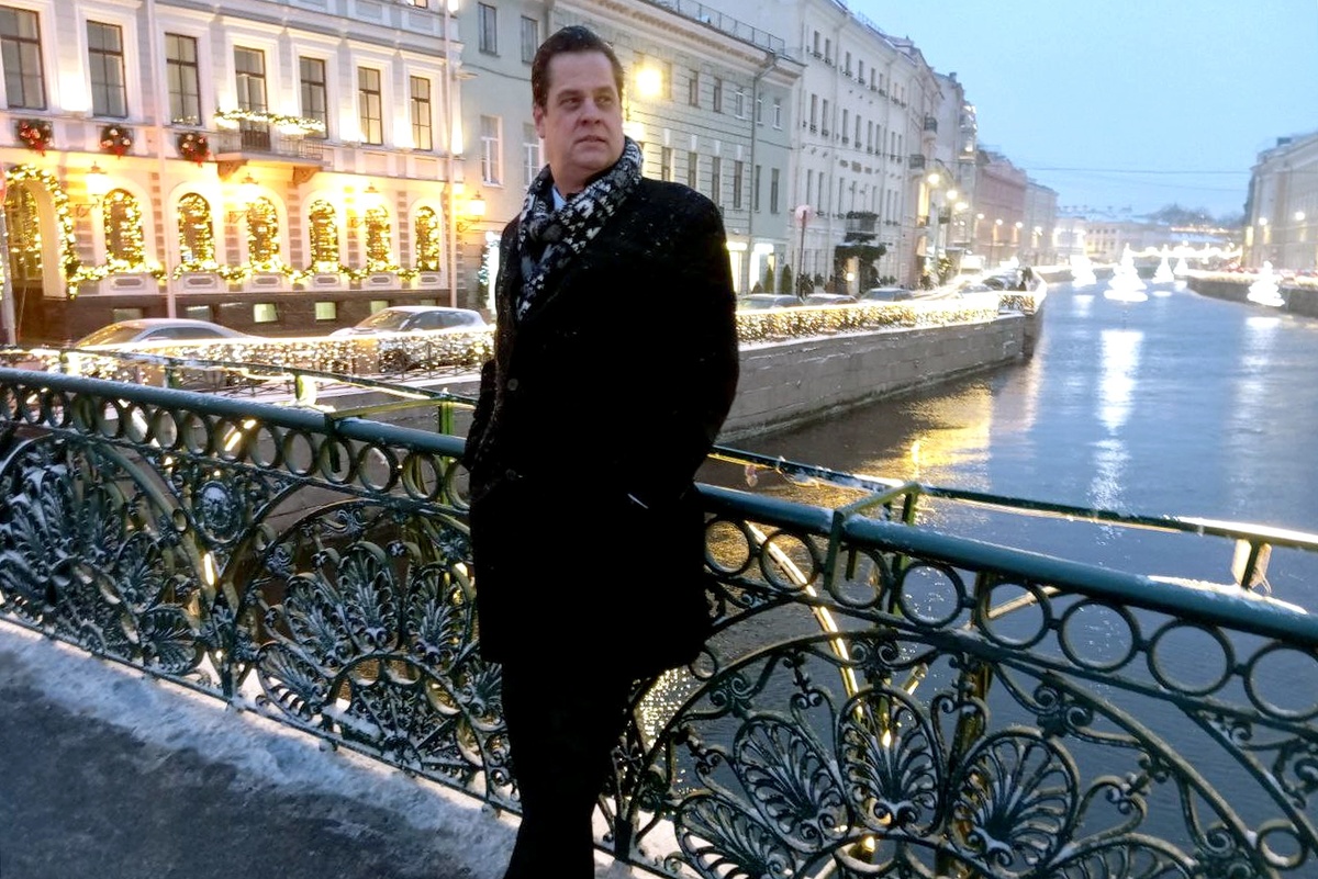    Андрей Калагеорги счастлив жить в Санкт-Петербурге и очень гордится, что он гражданин России. / Фото: Елена Мелихова