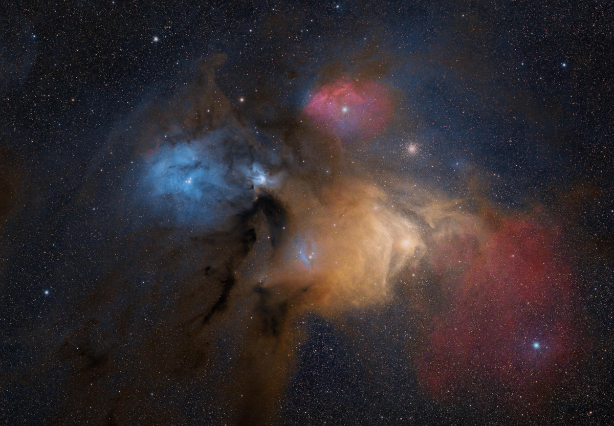 Регион в созвездии Скорпион. Снято на Samyang 135.