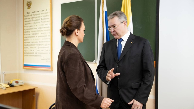    Глава региона Владимир Владимиров вместе с замминистра обороны РФ Анной Цивилёвой Фото: Соцсети губернатора Ставрополья Владимира Владимирова