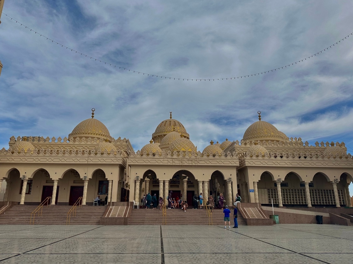 Мечеть Аль-Мина. 