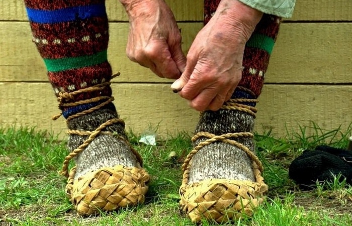 Надесь, в лаптях ты гонять не будешь?)