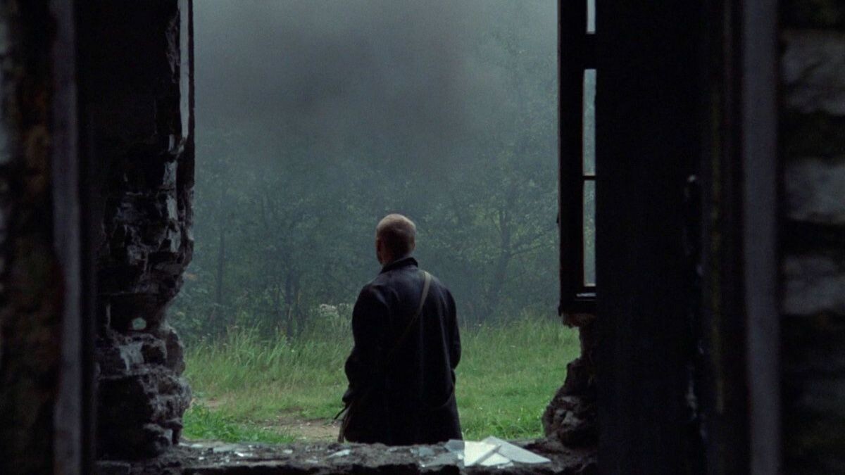 Кадр из фильма Андрея Тарковского "Сталкер" (1979)