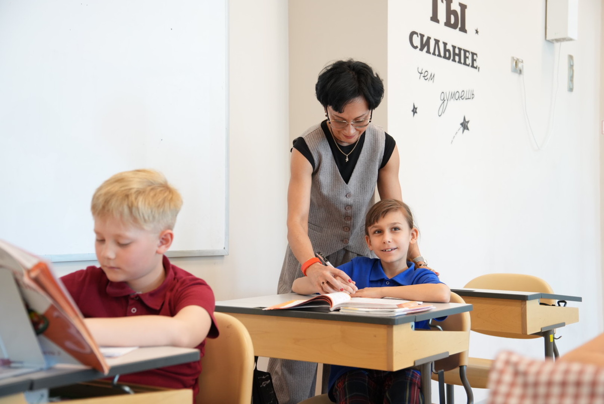 43% респондентов уверены, что нейросети способны довести их до «уверенного среднего» уровня — B1 (23%) или B2 (20%).