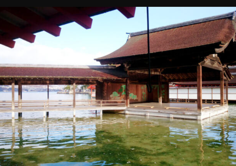 Театр Но - театр на воде. 