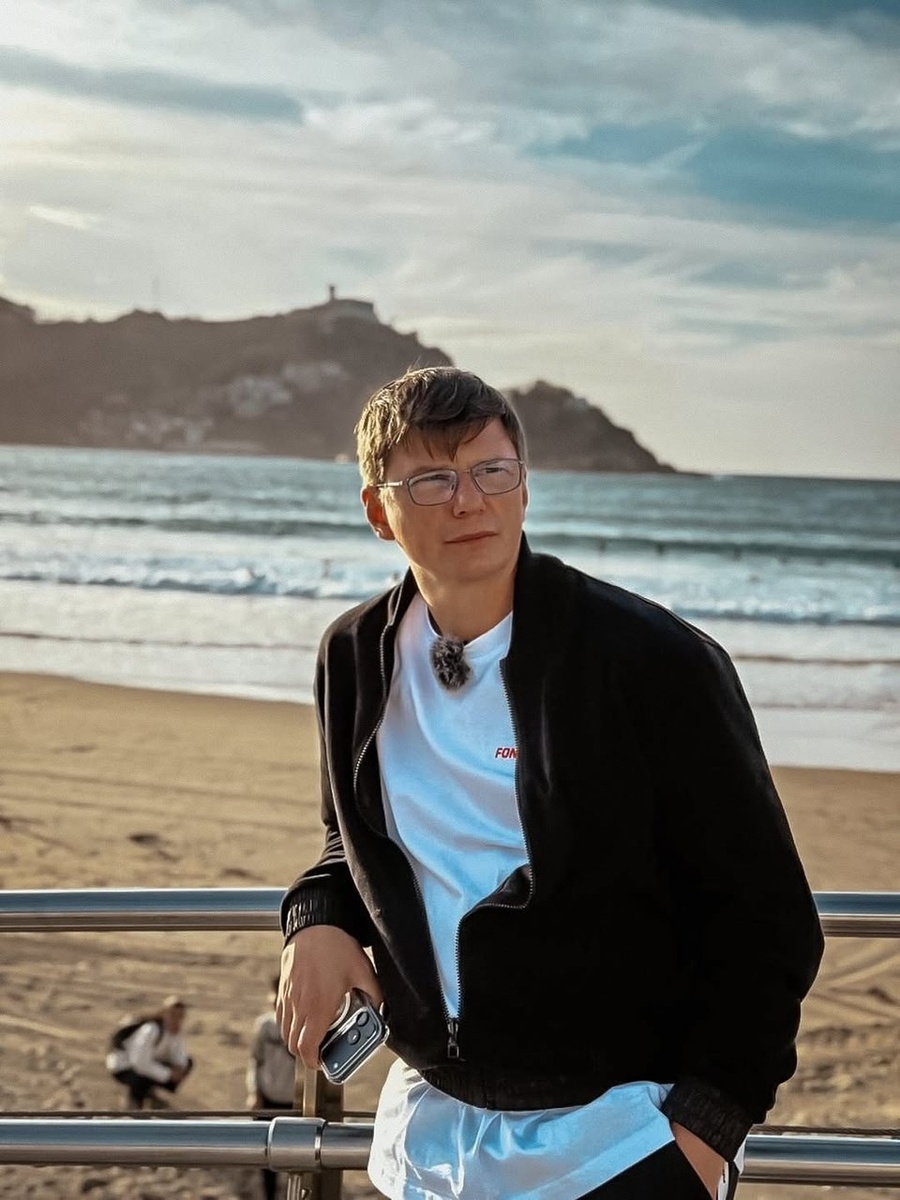    Андрей Аршавин отдыхает на дорогих курортах мира, но пытается снизить алименты на детей. Фото: личная страница Андрея Аршавина в соцсетях