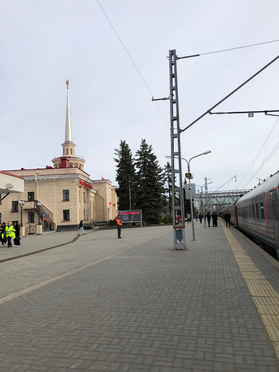 Петрозаводск. Железнодорожный вокзал. Поезд «Арктика». Фото автора.