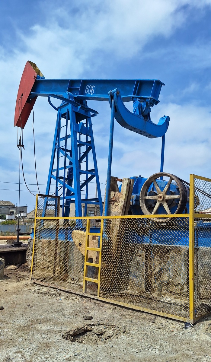 Нефтяные вышки Баку — исторический и индустриальный символ Азербайджана, родоначальника промышленной нефтедобычи