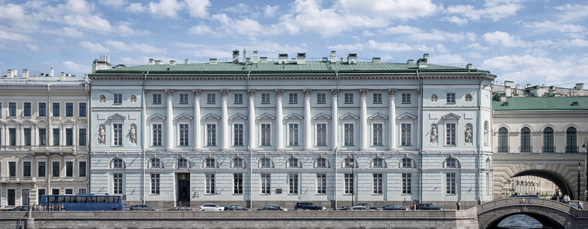 Вид на Эрмитажный театр со стороны Дворцовой набережной
