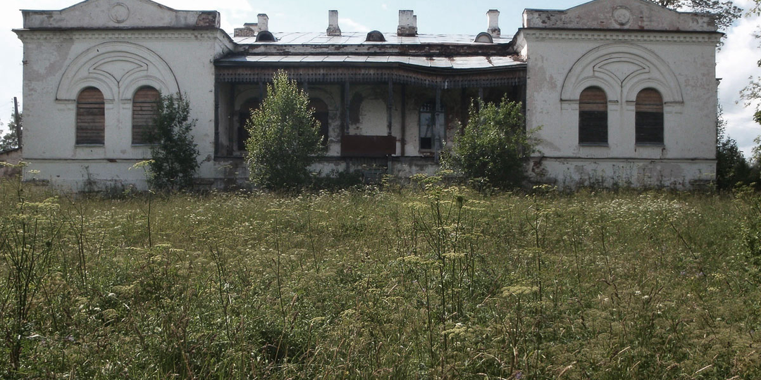 Банкир из Лондона купил руины усадьбы под Вологдой. Что тут сейчас