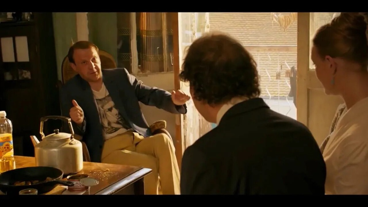 --Заманчивое предложение, но я вынужден его отклонить.
-Почему?
-Я не играю с государством в азартные игры.
-50 тысяч.
-Тем более. Откуда у меня такие деньги.