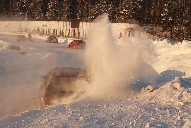 СРЫВ КОЛЕС—В ЗАНОС!