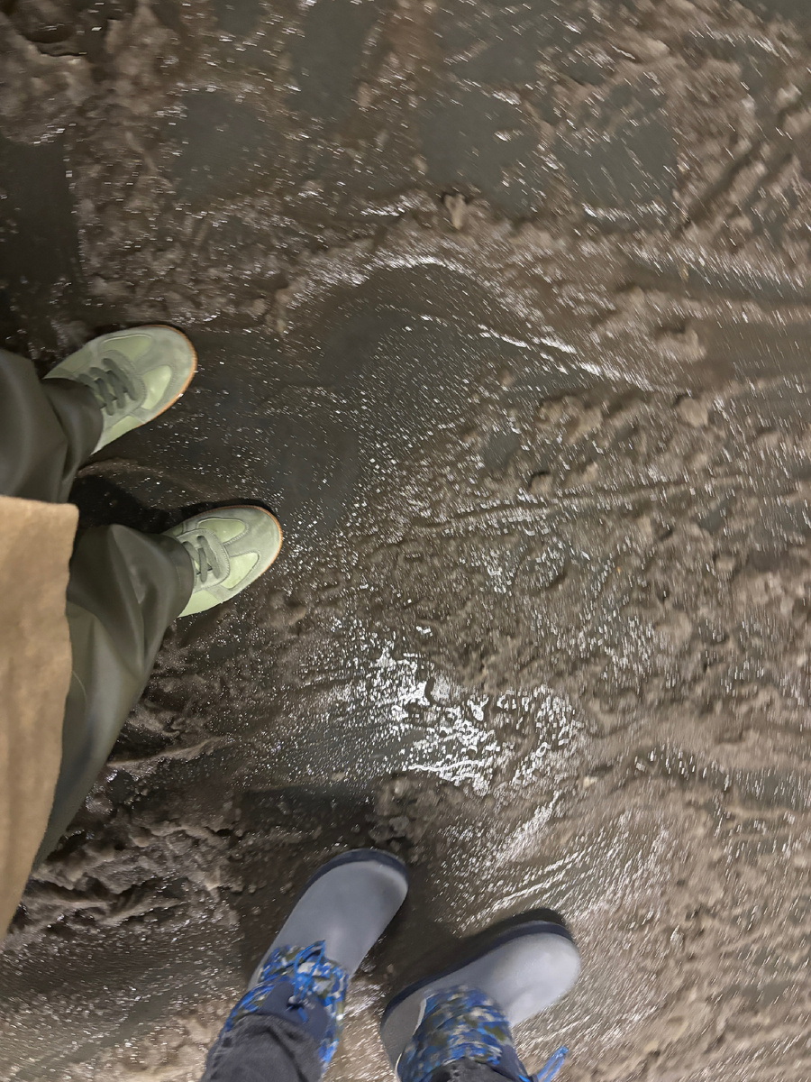 Фото автора. Как вышли 14 января из самолета вот в это, так и ходим )))