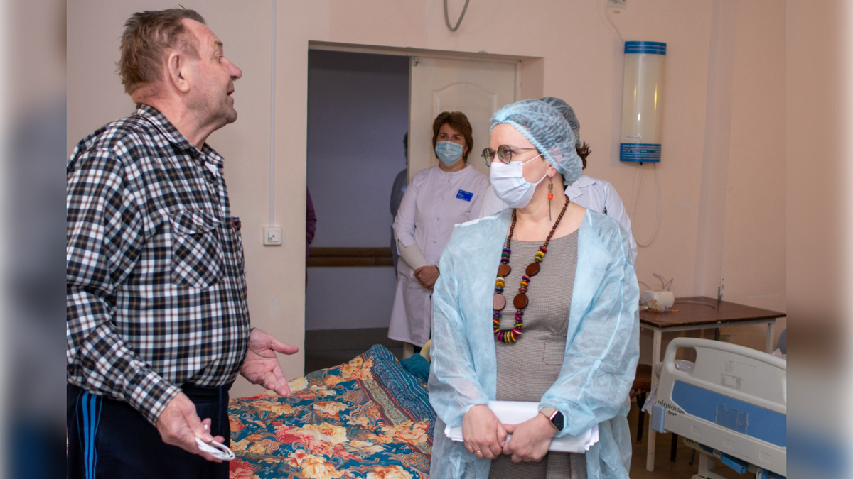    Светлана Ермолова провела обход в Курской городской больнице №6