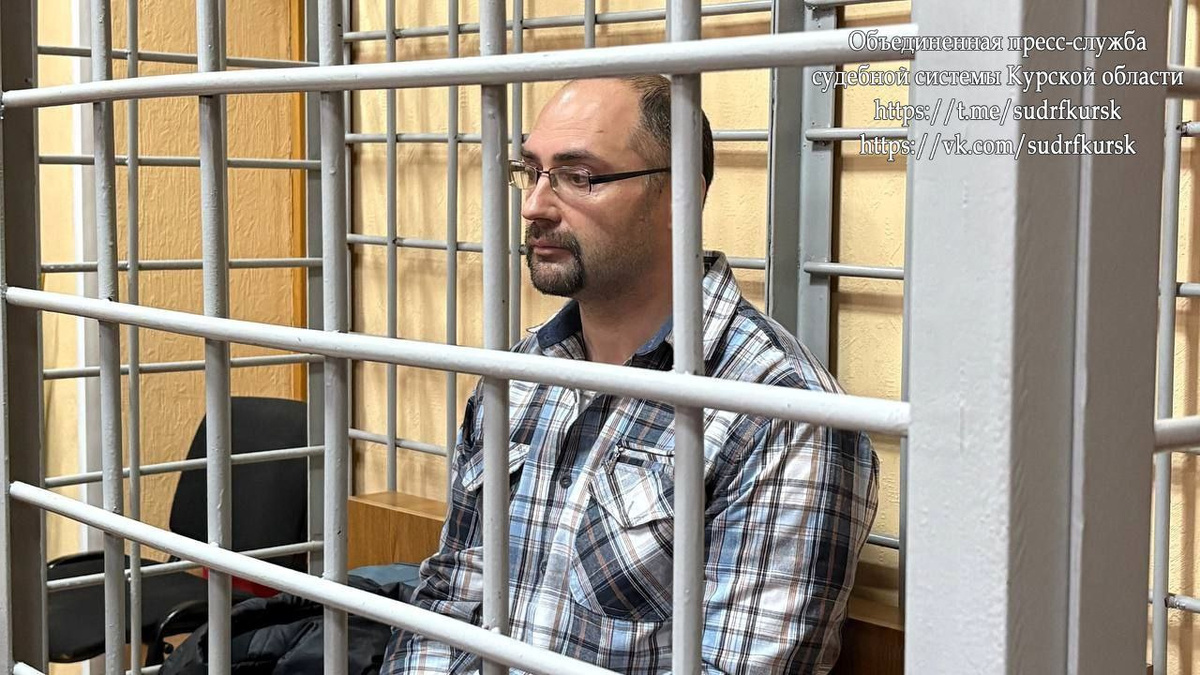    Курский преподаватель поджег полицейский автомобиль